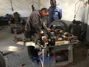 Clientes de máquinas para hacer clavos de Zimbabue