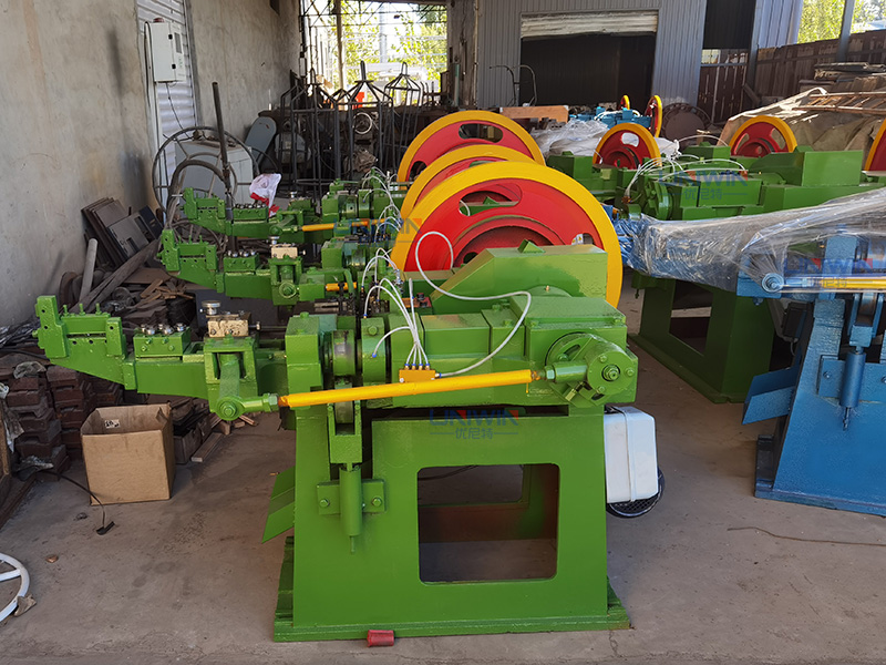 machines de fabrication de clous expédiées en Ouganda