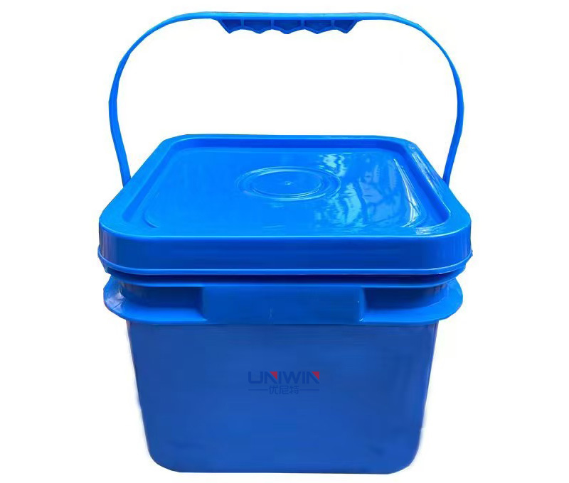 plastic container with lid